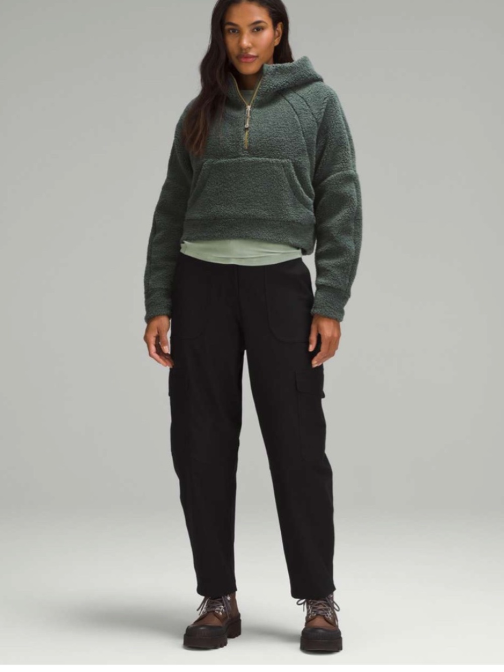 lululemon Light Ulitech cargo pocket high-rise Utility pant. Size 25. Black